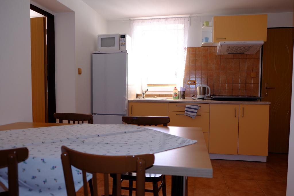 Pensjonat Ubytovani U Maminky Lednice Zewnętrze zdjęcie