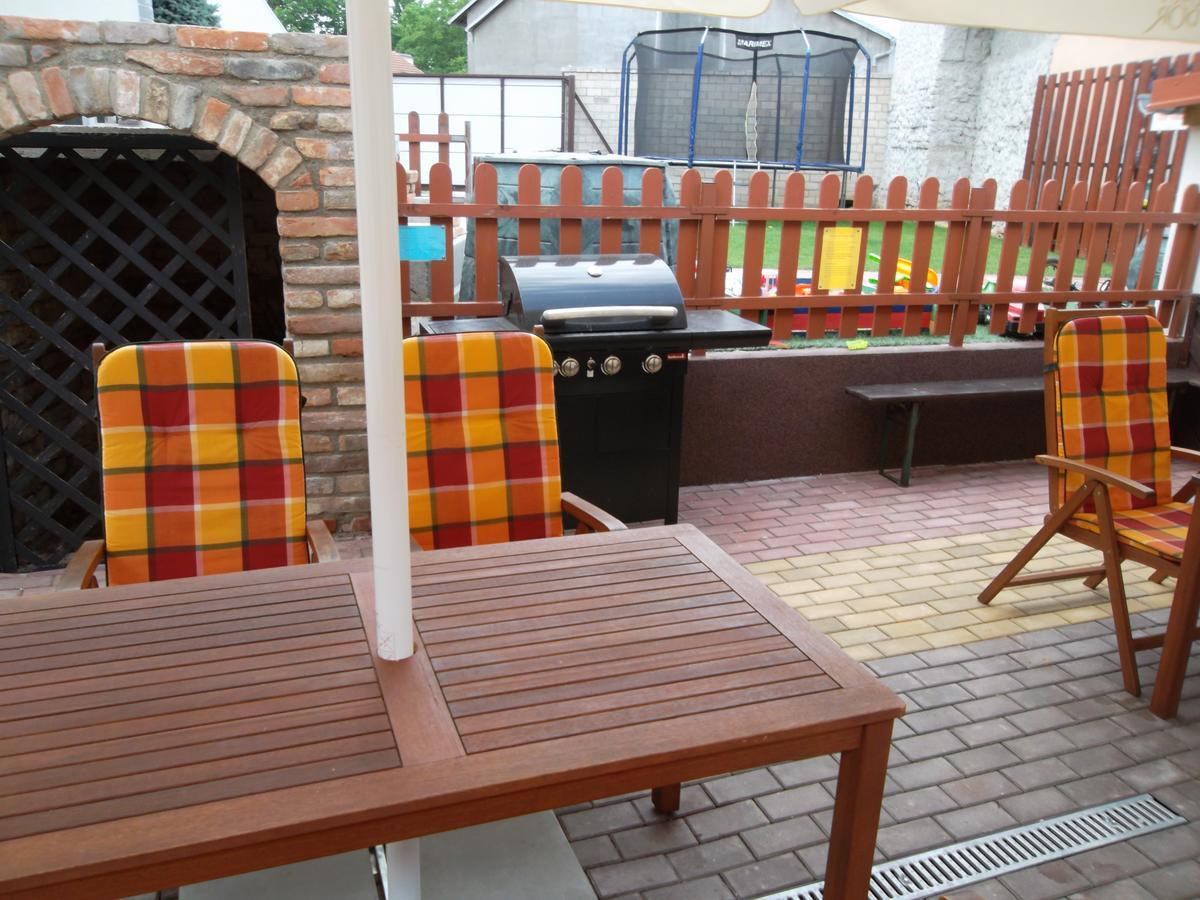 Pensjonat Ubytovani U Maminky Lednice Zewnętrze zdjęcie